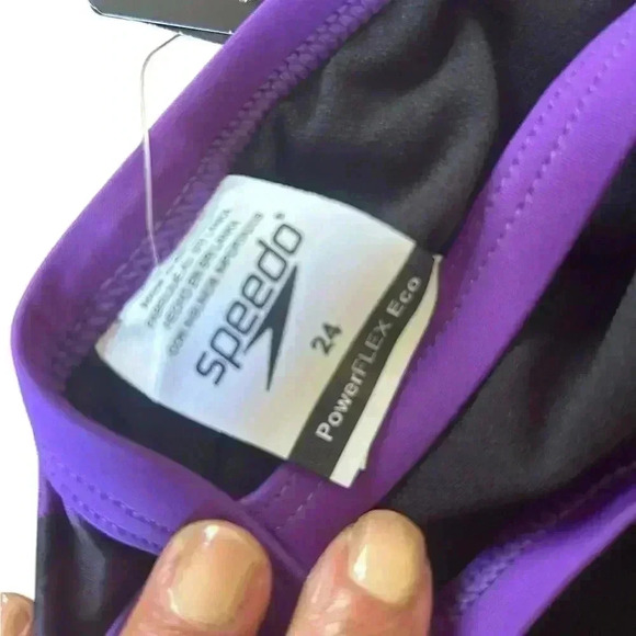 Wonen’s One Piece SwimSuit New With Tags Size 24 - Picture 6 of 8